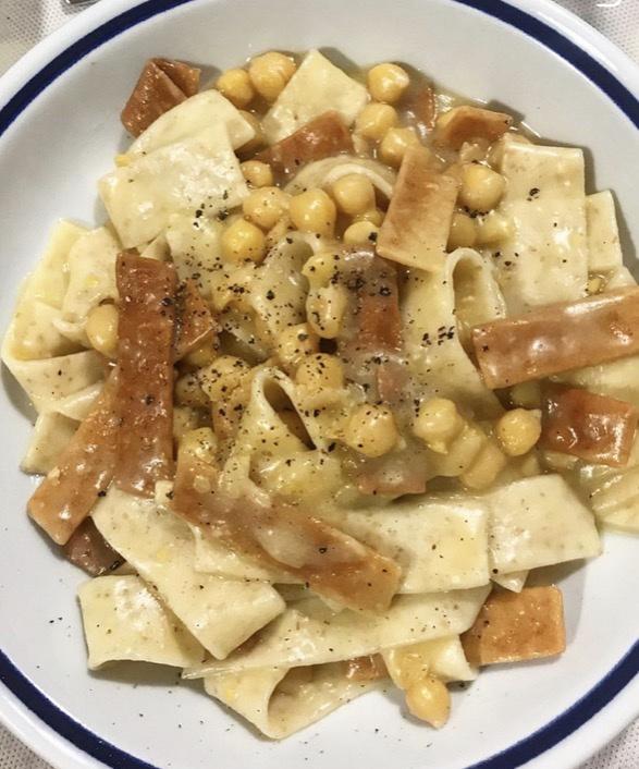 Ciceri e tria — the dish of the Salento