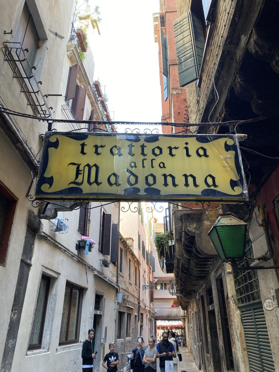 The sign above the calle, off the Rialto