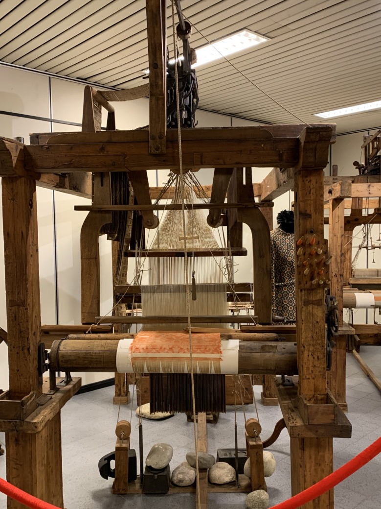An antique Como handloom